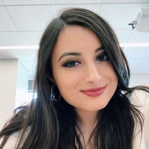 Meet your Posher, Marisa